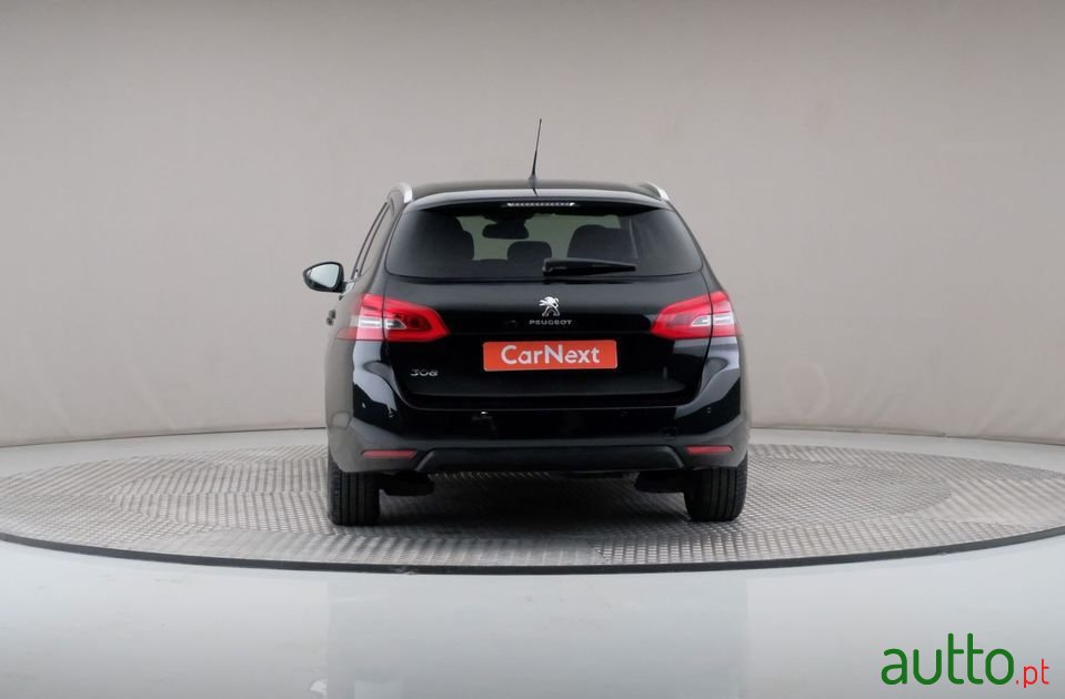 2017' Peugeot 308 Sw photo #5