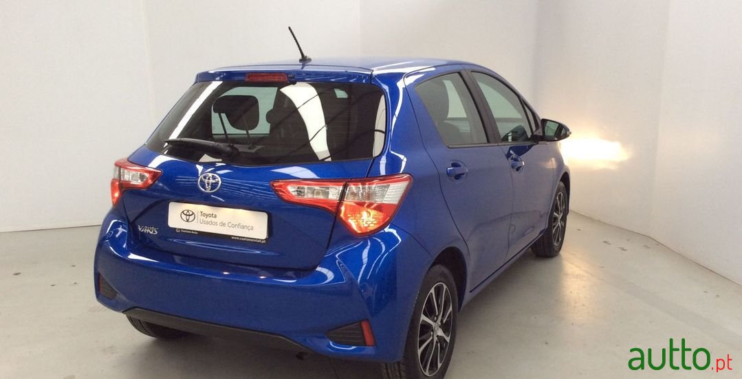 2020' Toyota Yaris photo #5