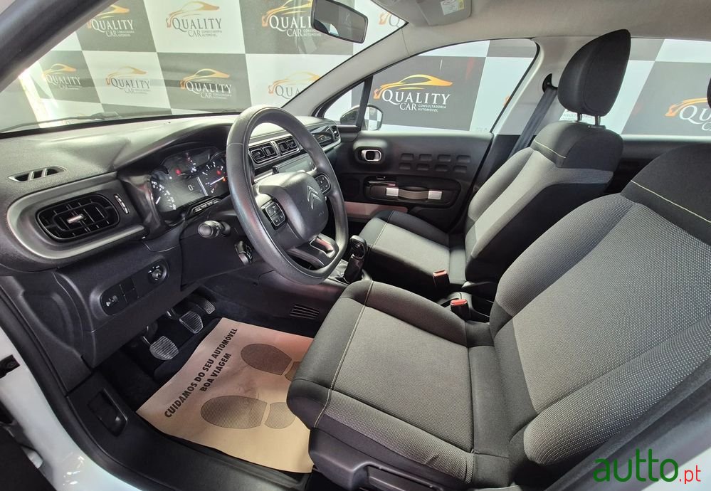 2019' Citroen C3 1.2 Puretech Feel photo #3