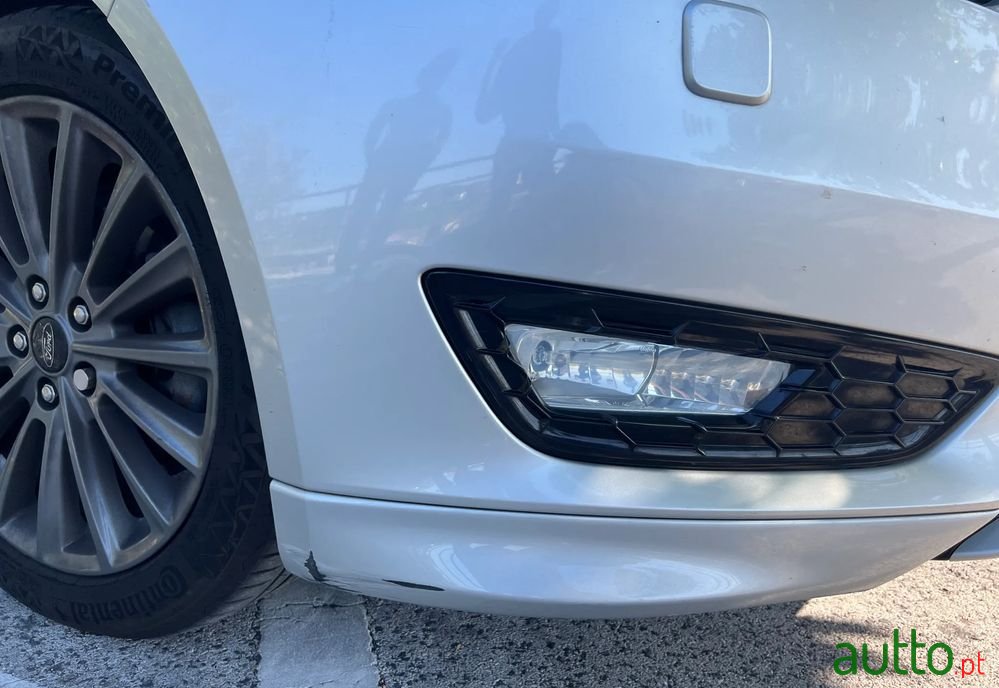 2018' Ford Focus photo #6