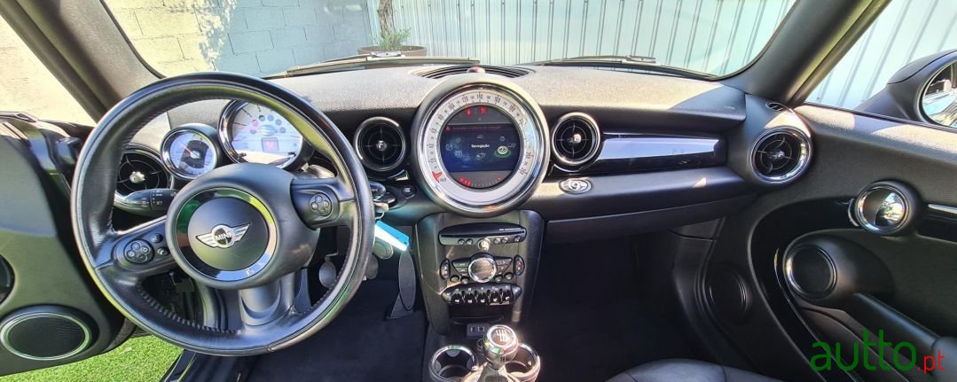 2013' MINI Cabrio D photo #6