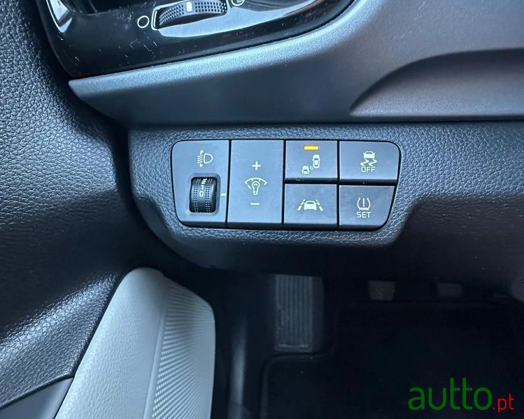 2020' Kia Stonic 1.0 T-Gdi Tech photo #5