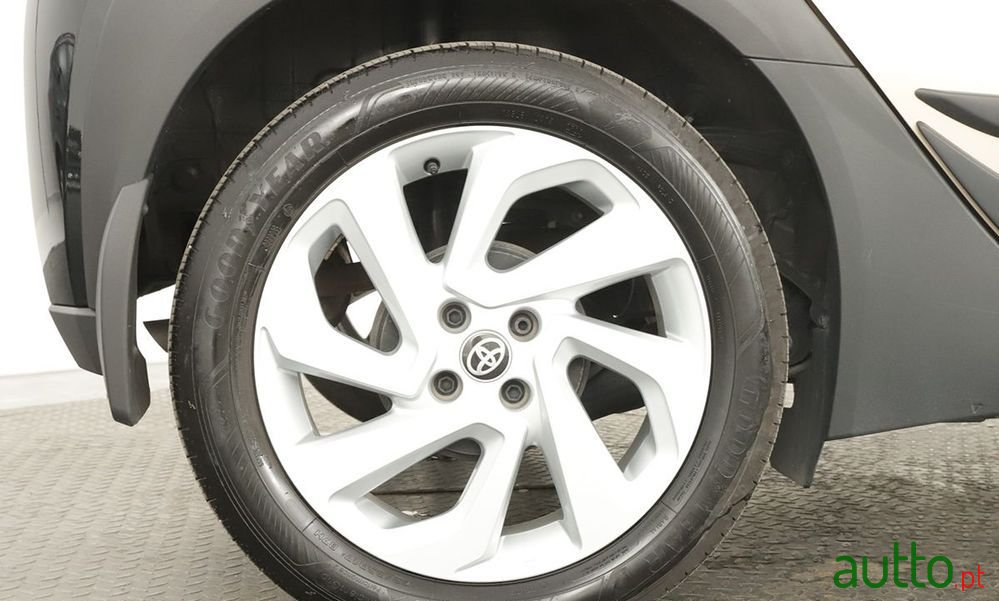 2022' Toyota Aygo 1.0 X-Play photo #6