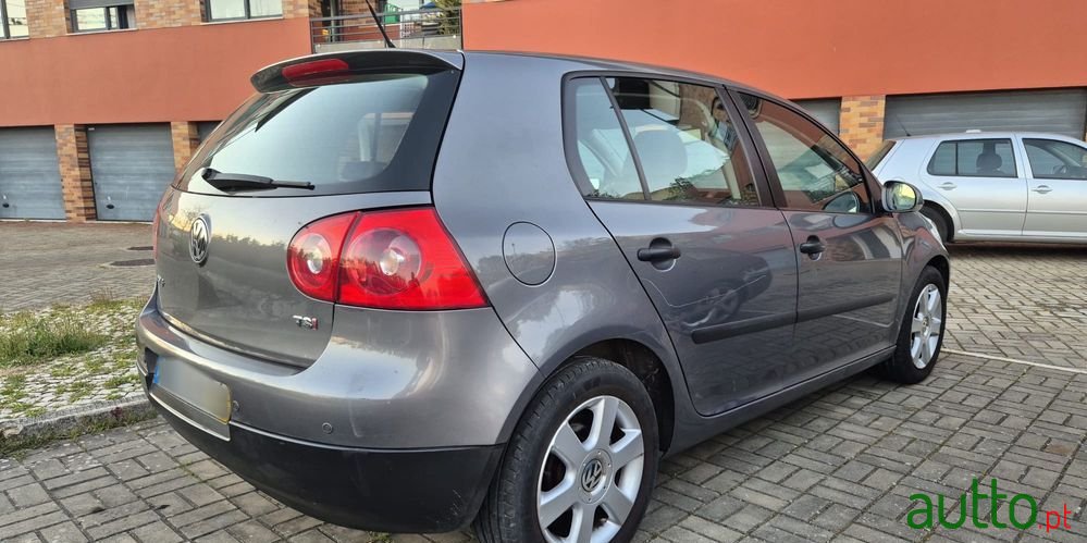 2006' Volkswagen Golf photo #5