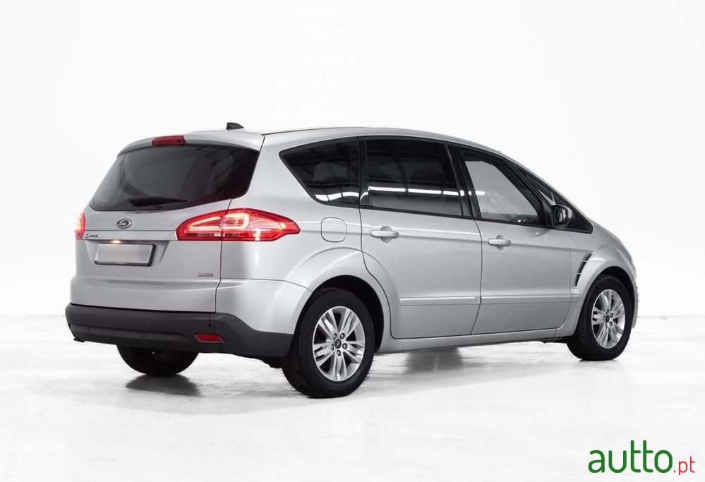 2013' Ford S-Max photo #3