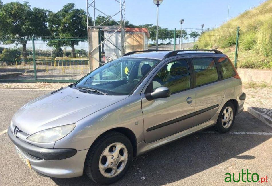 2002' Peugeot 206 Sw photo #1