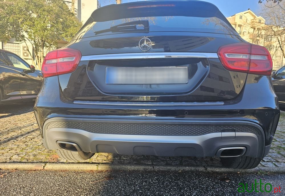 2015' Mercedes-Benz GLA 180 photo #6