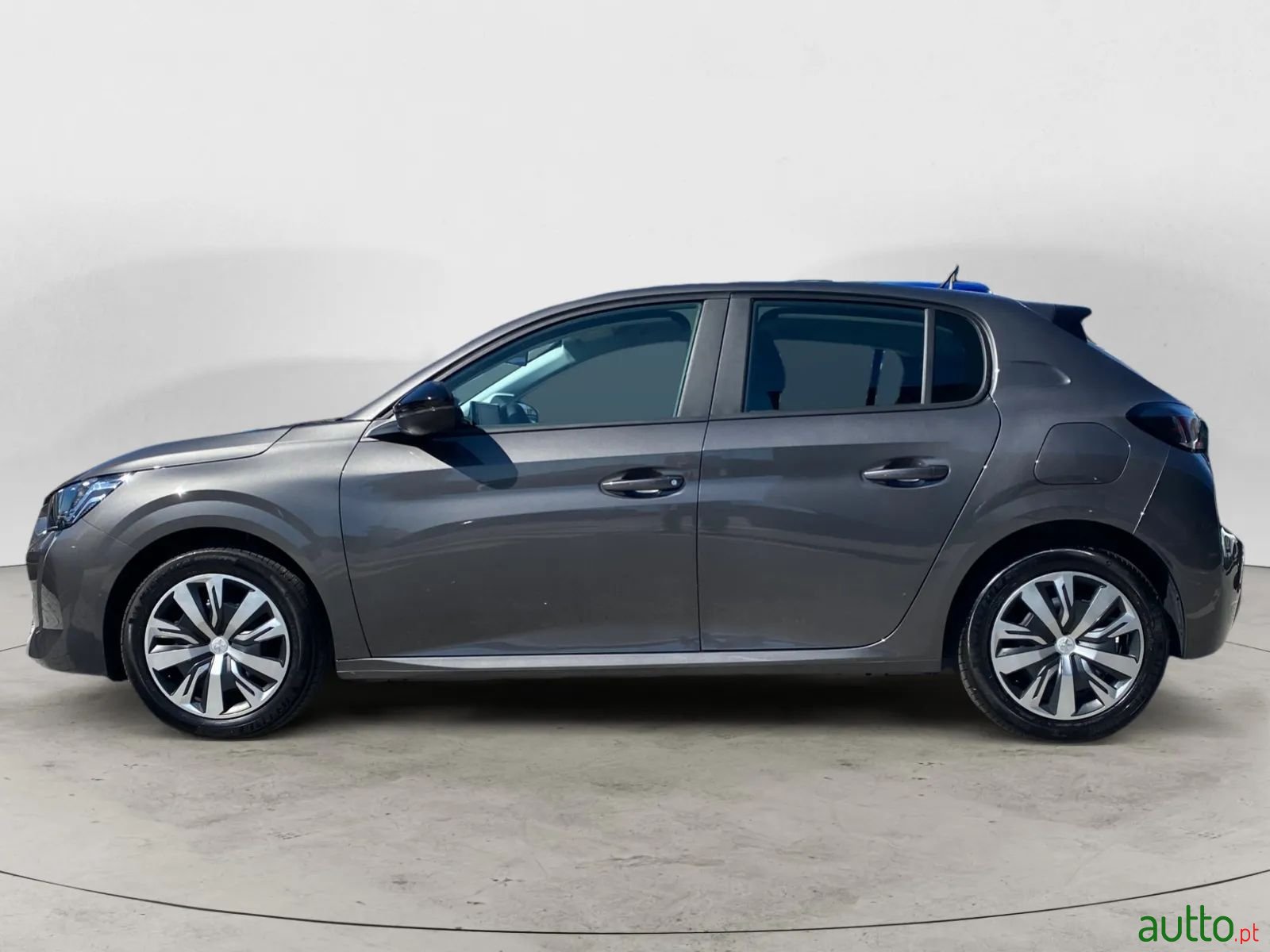2023' Peugeot 208 photo #2