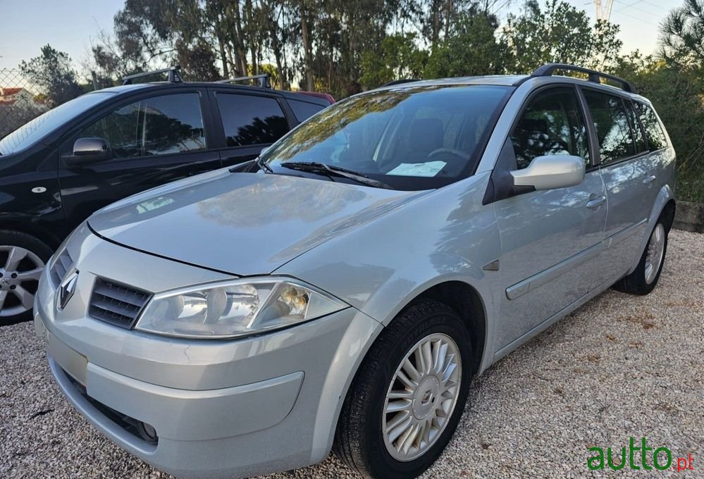 2004' Renault Megane Break photo #1