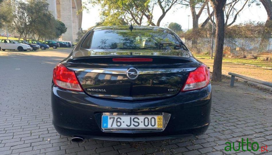 2010' Opel Insignia photo #2