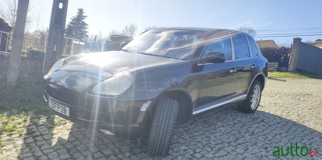 2004' Porsche Cayenne photo #3