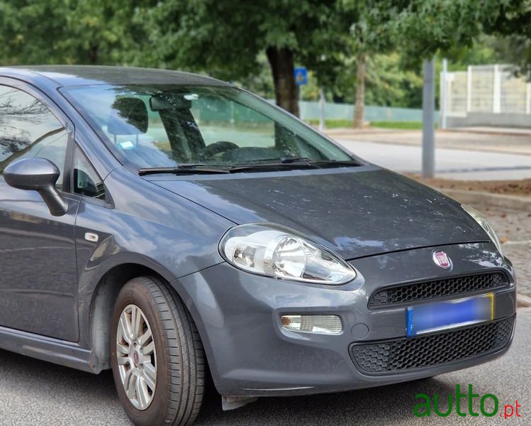 2014' Fiat Punto 1.2 Young S&S photo #5