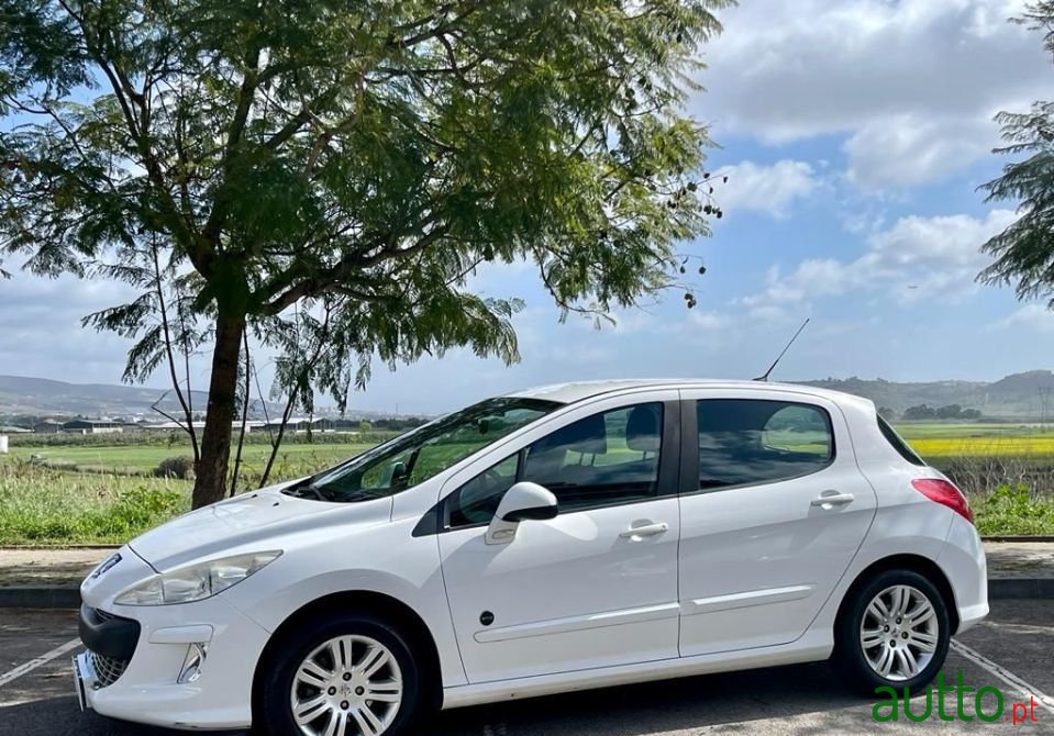 2011' Peugeot 308 photo #4