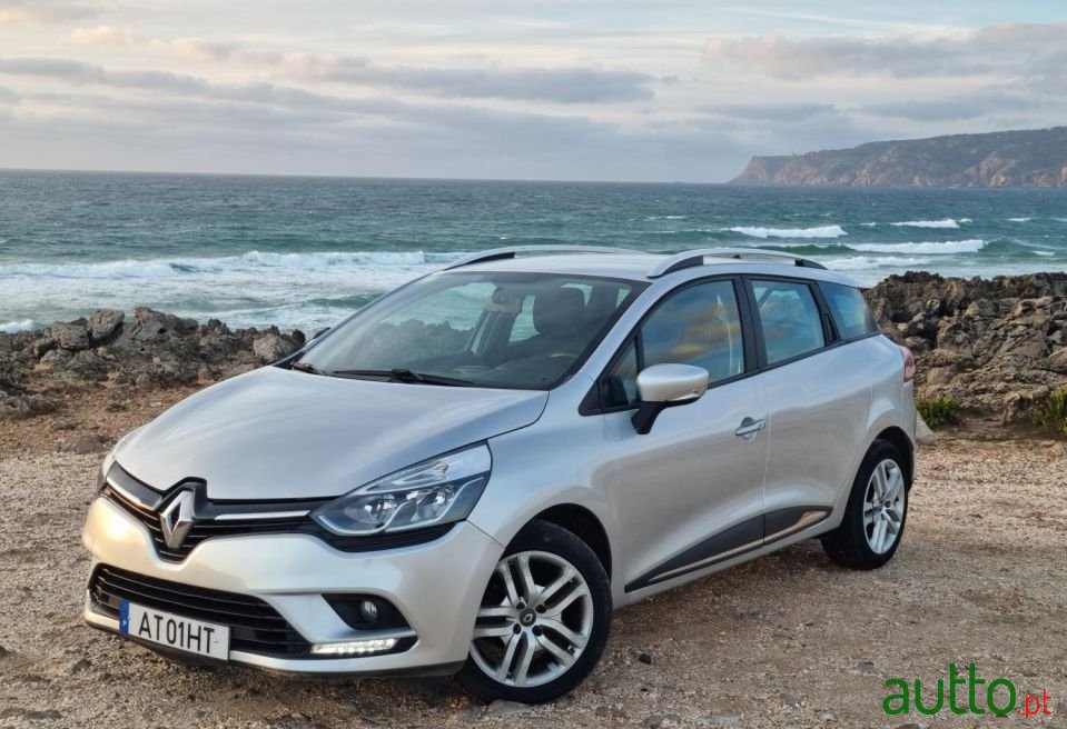 2018' Renault Clio Sport Tourer photo #5