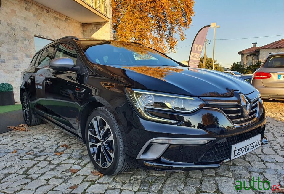 2018' Renault Megane Sport Tourer photo #2