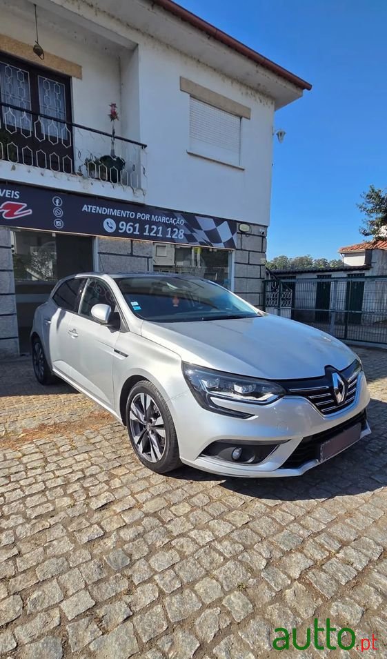 2019' Renault Megane Sport Tourer photo #1