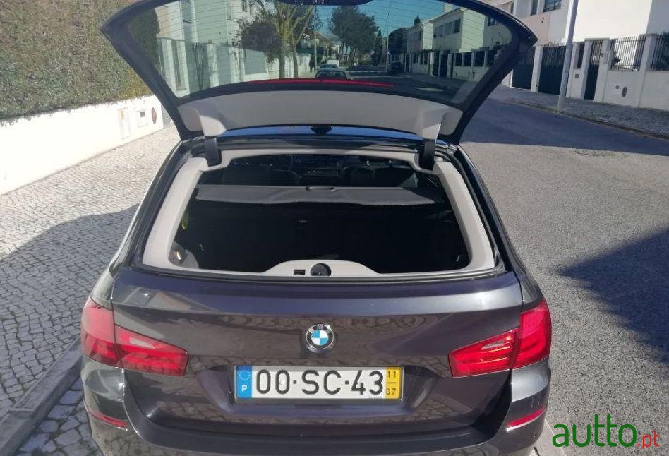 2011' BMW 520 F11 photo #3