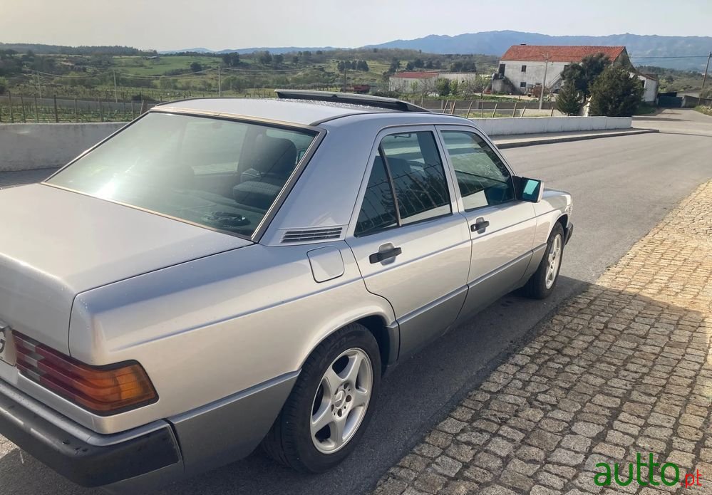 1992' Mercedes-Benz 190 D 2.5 Turbo photo #4