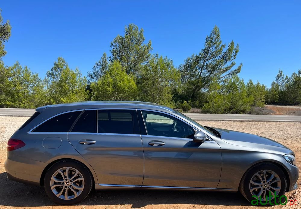 2017' Mercedes-Benz Classe C photo #6