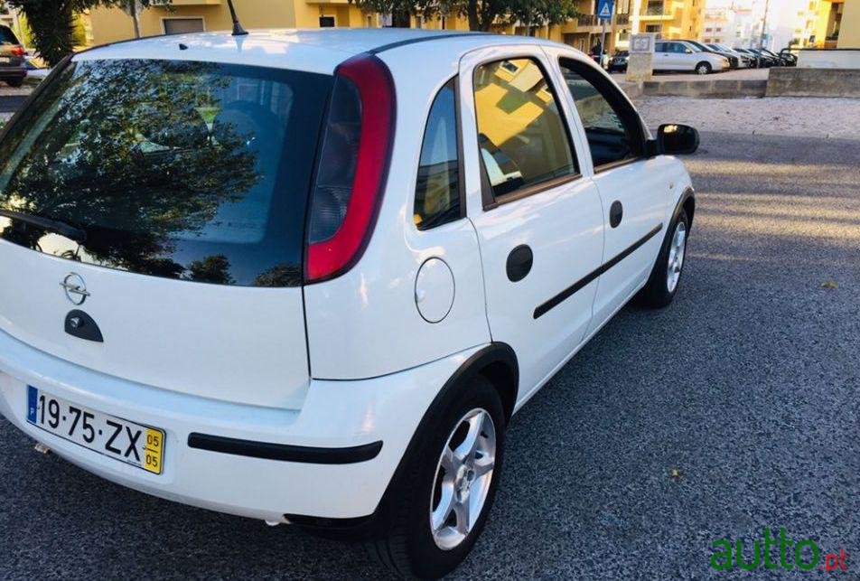 2005' Opel Corsa Cdti photo #2