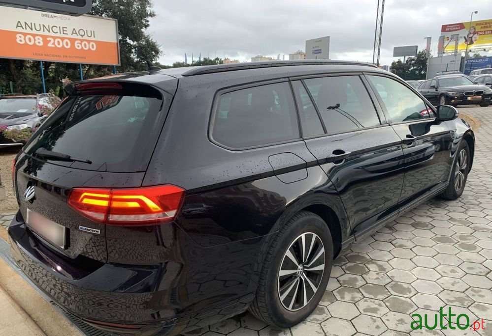 2018' Volkswagen Passat Variant photo #5