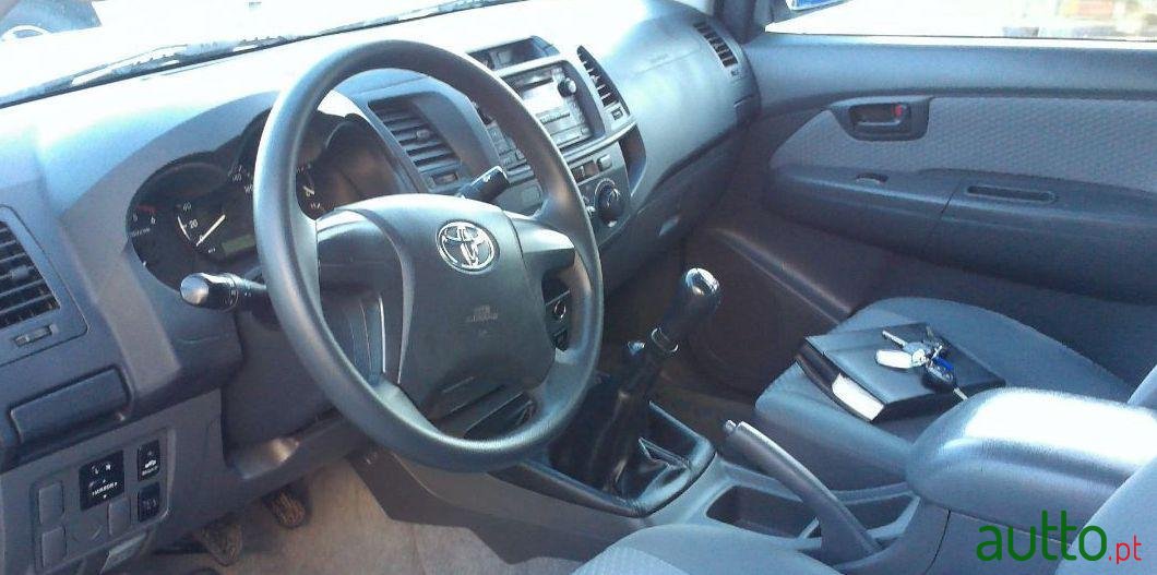 2011' Toyota Hilux 4X4 4 Lug 144Cv photo #2