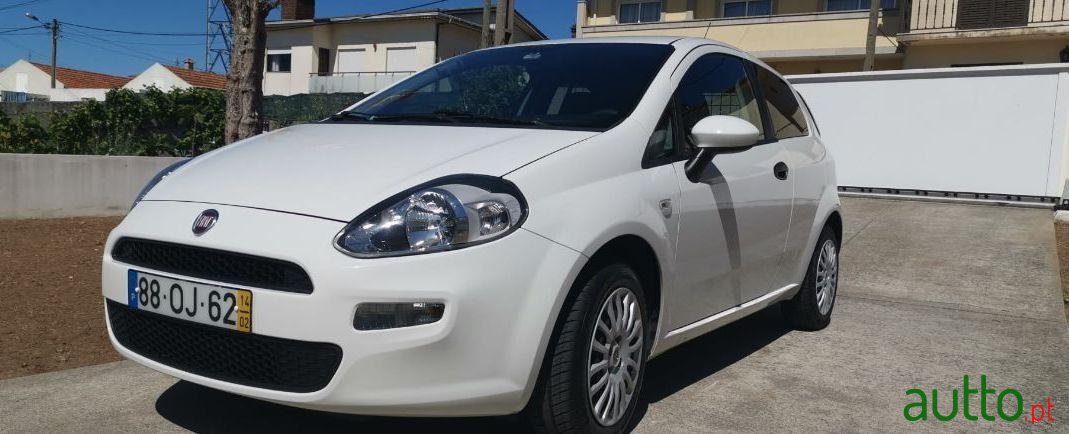 2014' Fiat Punto photo #2