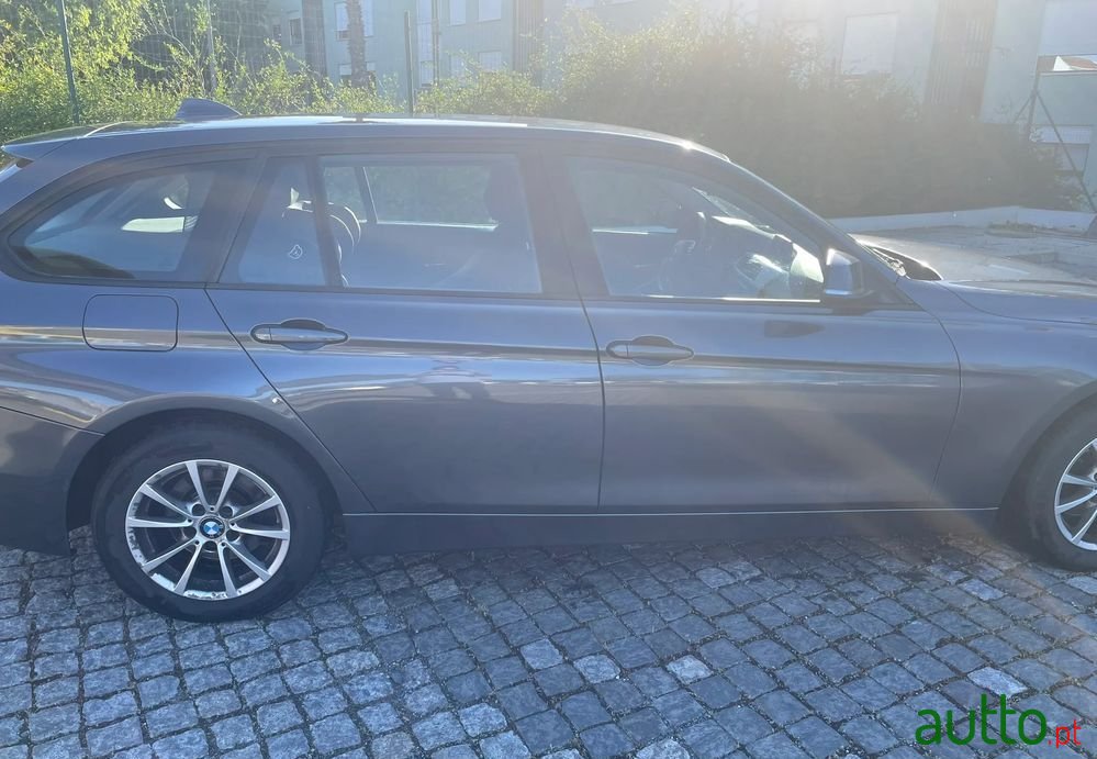 2015' BMW 318 D Touring photo #4