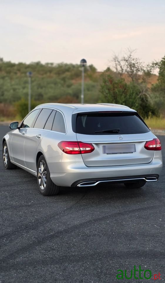 2014' Mercedes-Benz Classe C photo #4