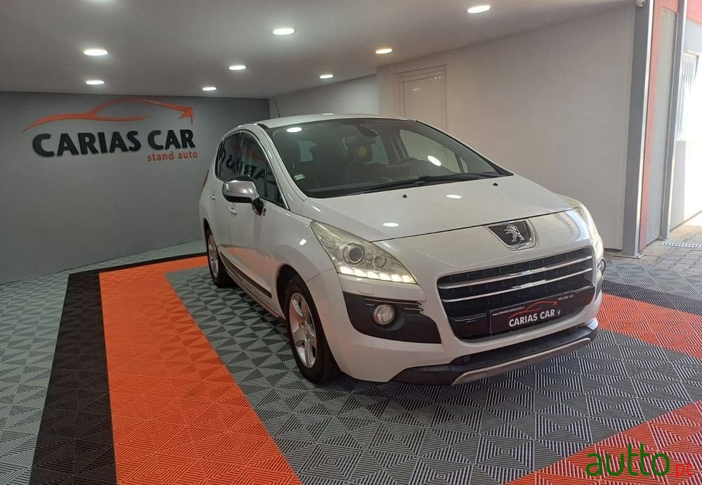 2013' Peugeot 3008 2.0 Hdi Hybrid4 photo #2