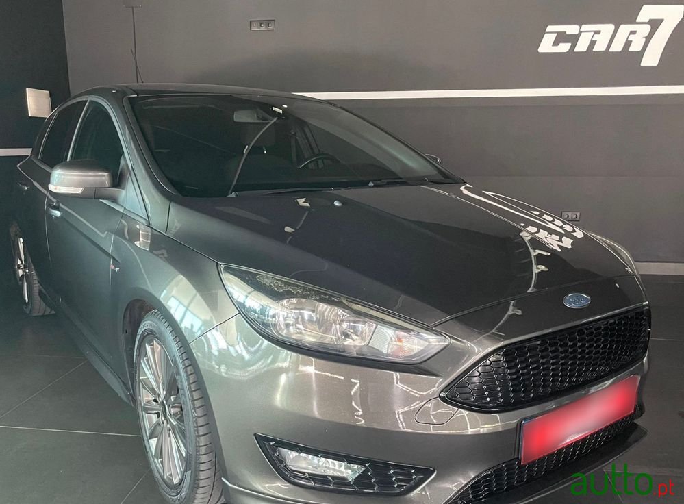 2017' Ford Focus photo #1