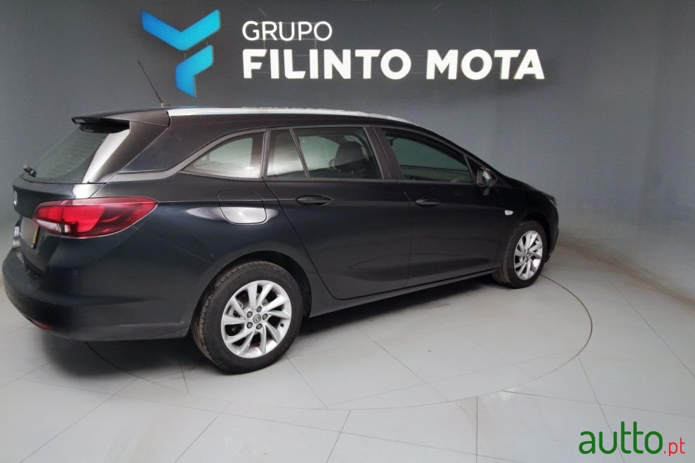 2019' Opel Astra Sports Tourer photo #2