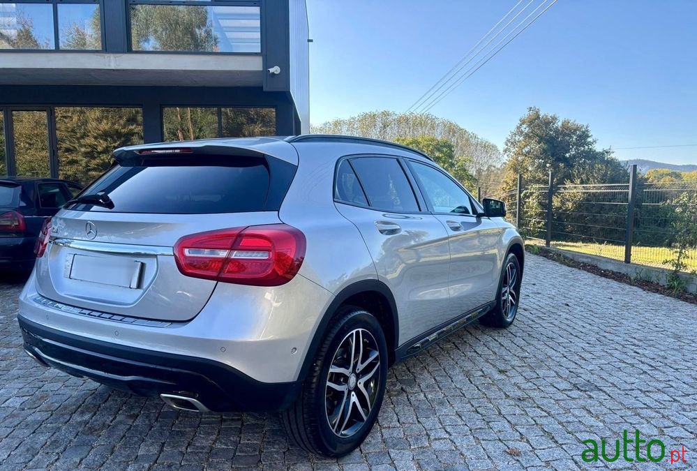 2017' Mercedes-Benz Classe Gla photo #4