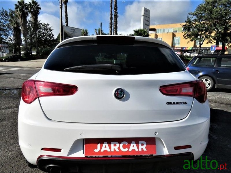 2019' Alfa Romeo Giulietta photo #5