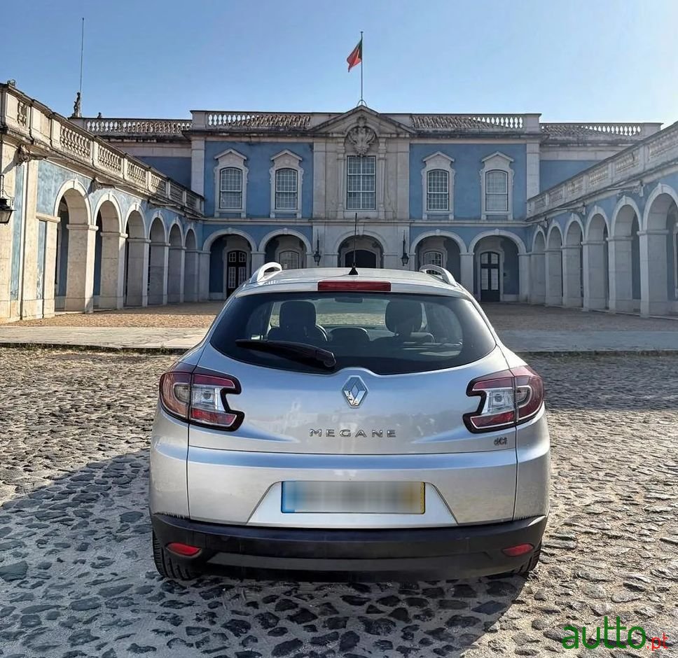 2013' Renault Megane Sport Tourer photo #4