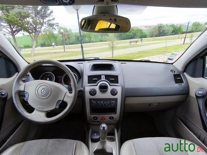 2004' Renault Megane 1.5 Dci Confort photo #1