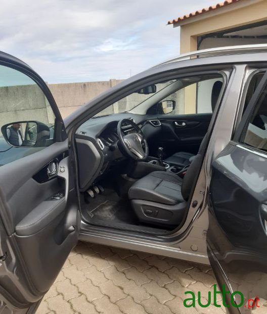 2015' Nissan Qashqai Tekna photo #4