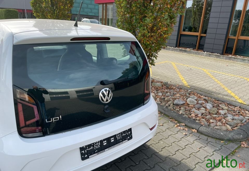 2018' Volkswagen Up photo #3