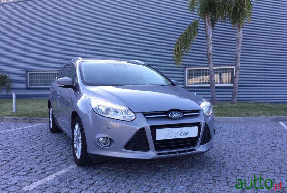 2011' Ford Focus-Sw 1.6 Tdci Titanium photo #2