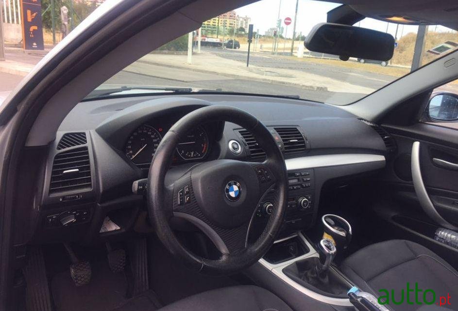 2008' BMW 120 E82 photo #4