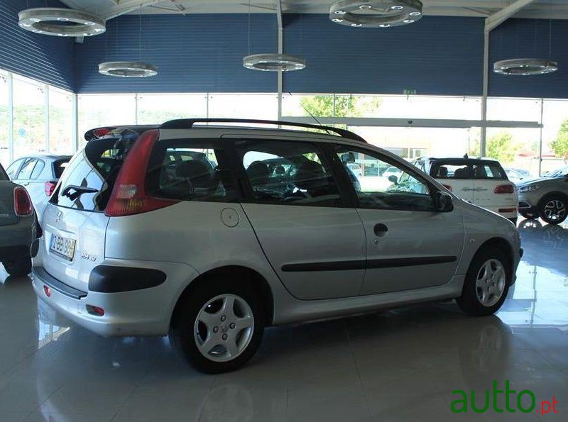 2005' Peugeot 206 Sw photo #1