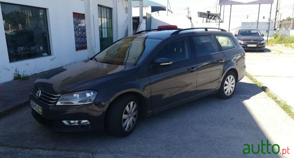 2012' Volkswagen Passat Variant photo #2