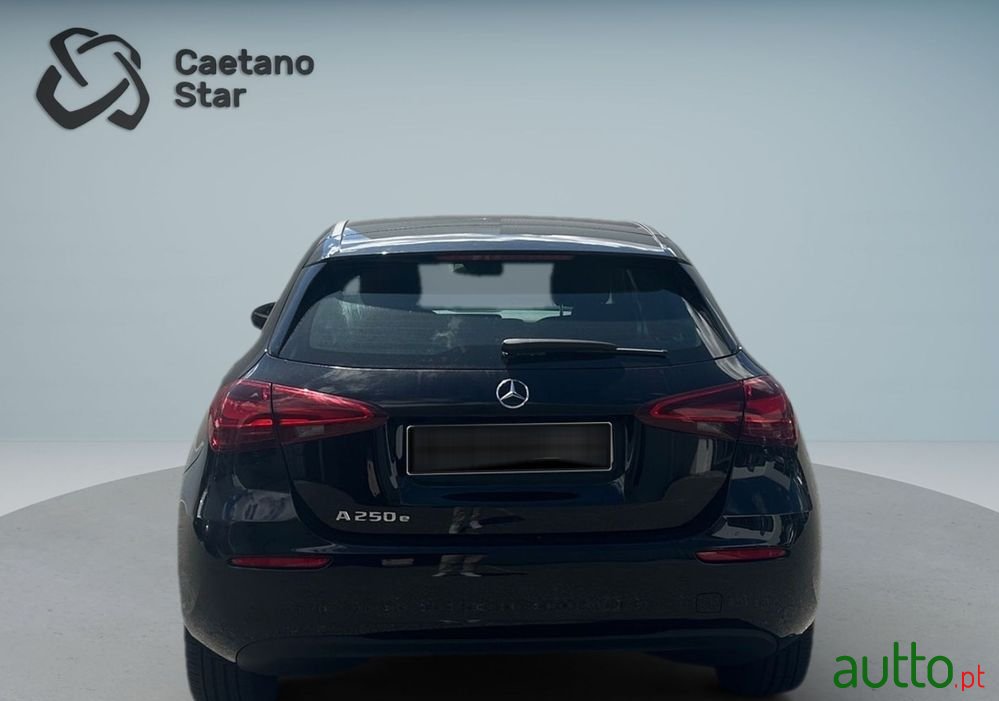 2024' Mercedes-Benz Classe A E photo #6