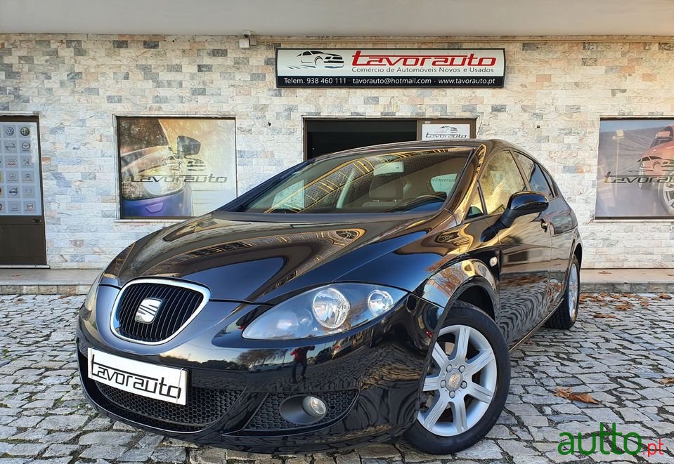 2007' SEAT Leon photo #1