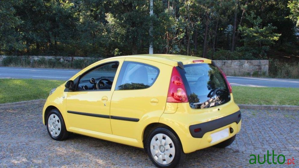 2006' Peugeot 107 1.0 Trendy photo #2