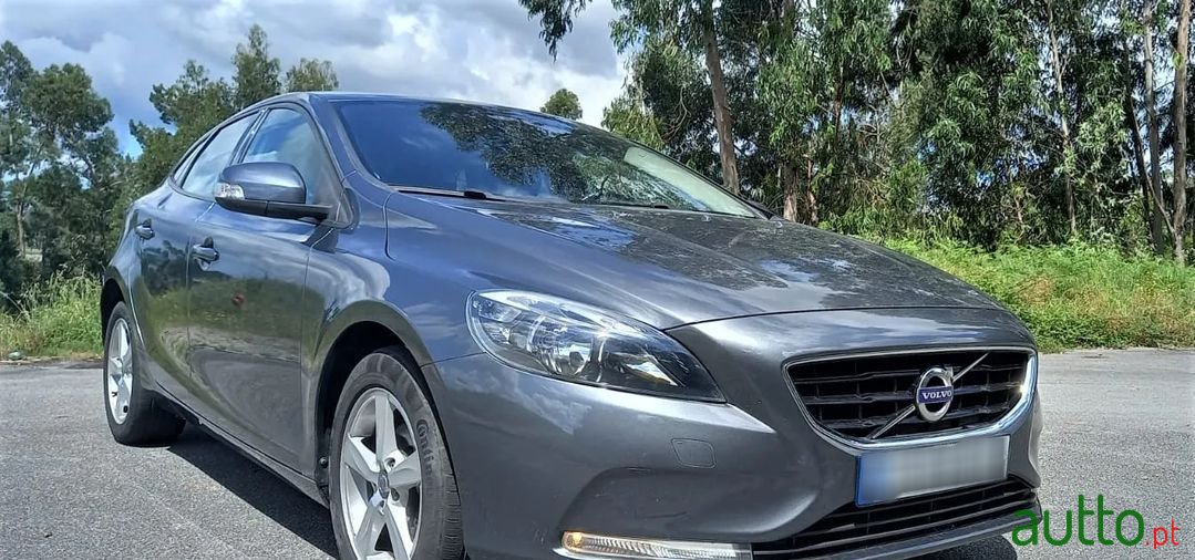 2013' Volvo V40 photo #6