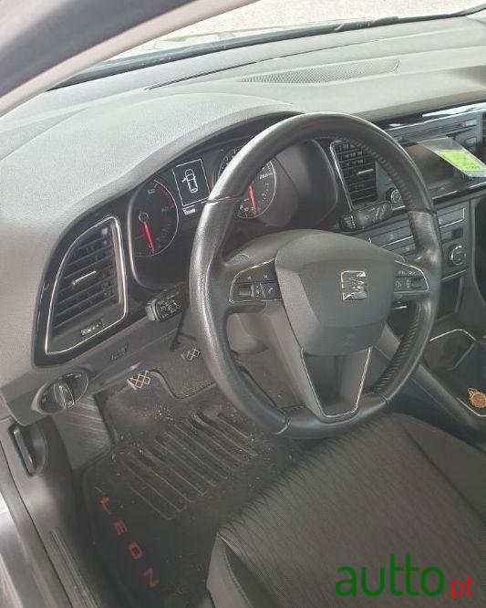 2015' SEAT Leon St photo #1