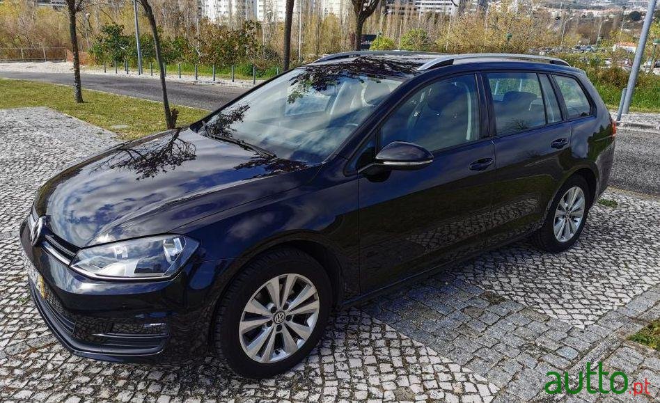 2015' Volkswagen Golf Variant photo #1