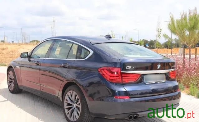 2009' BMW 530 Gran Turismo photo #6
