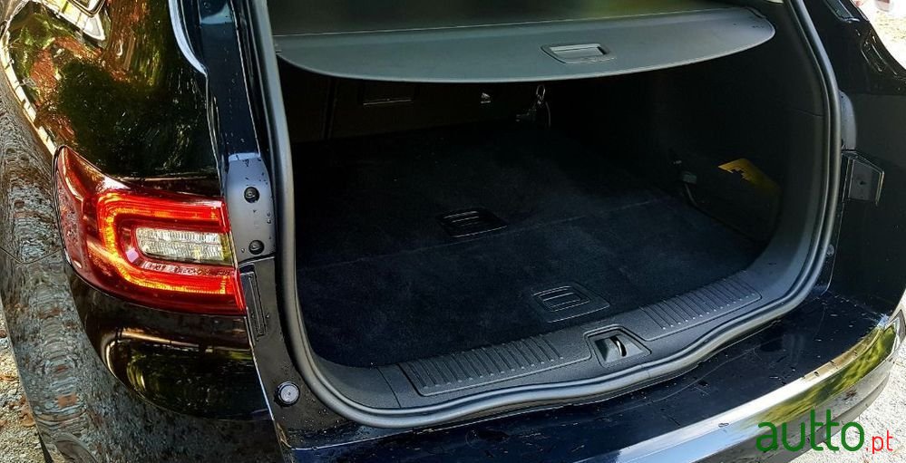 2017' Renault Talisman Sport Tourer photo #5